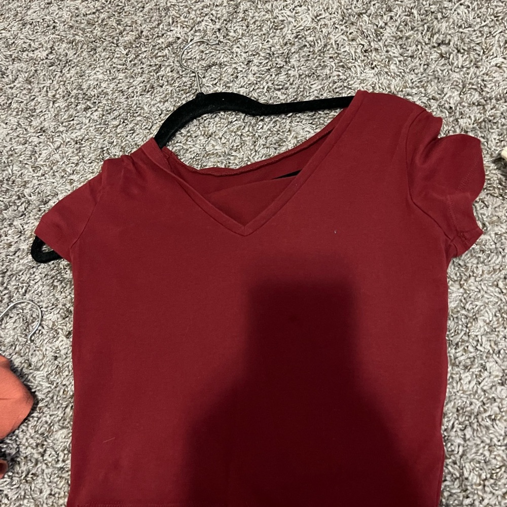 Tops - Picture 4 of 10